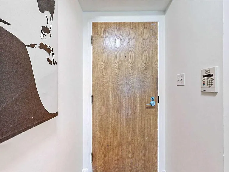 7 Lorraine Dr #502 — Photo 7