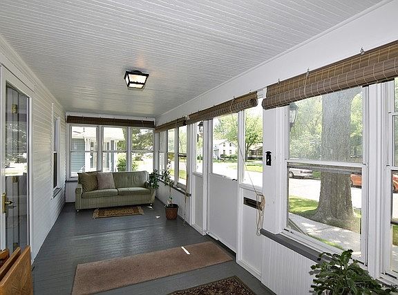 3rd image of 212 N Elmwood Dr