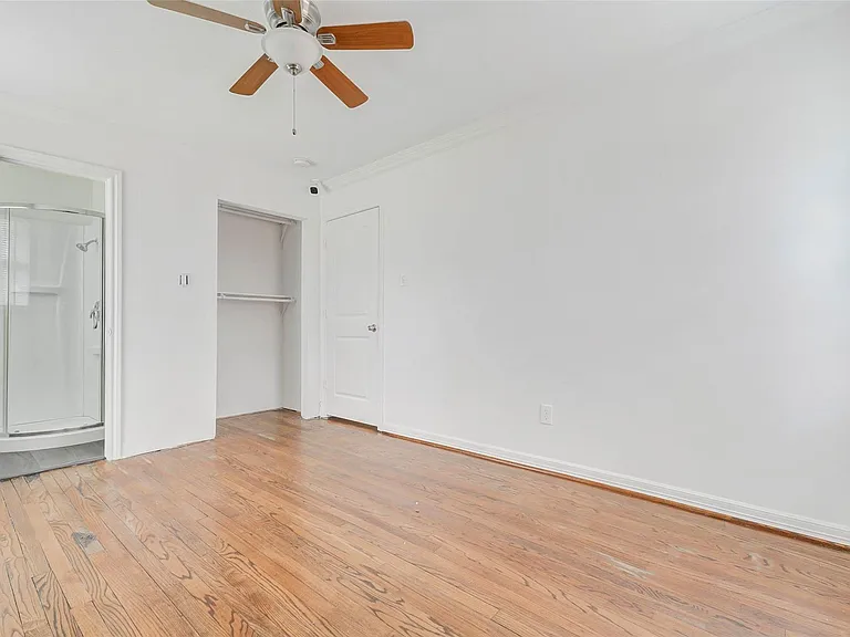 230 Bizerte St — Photo 24
