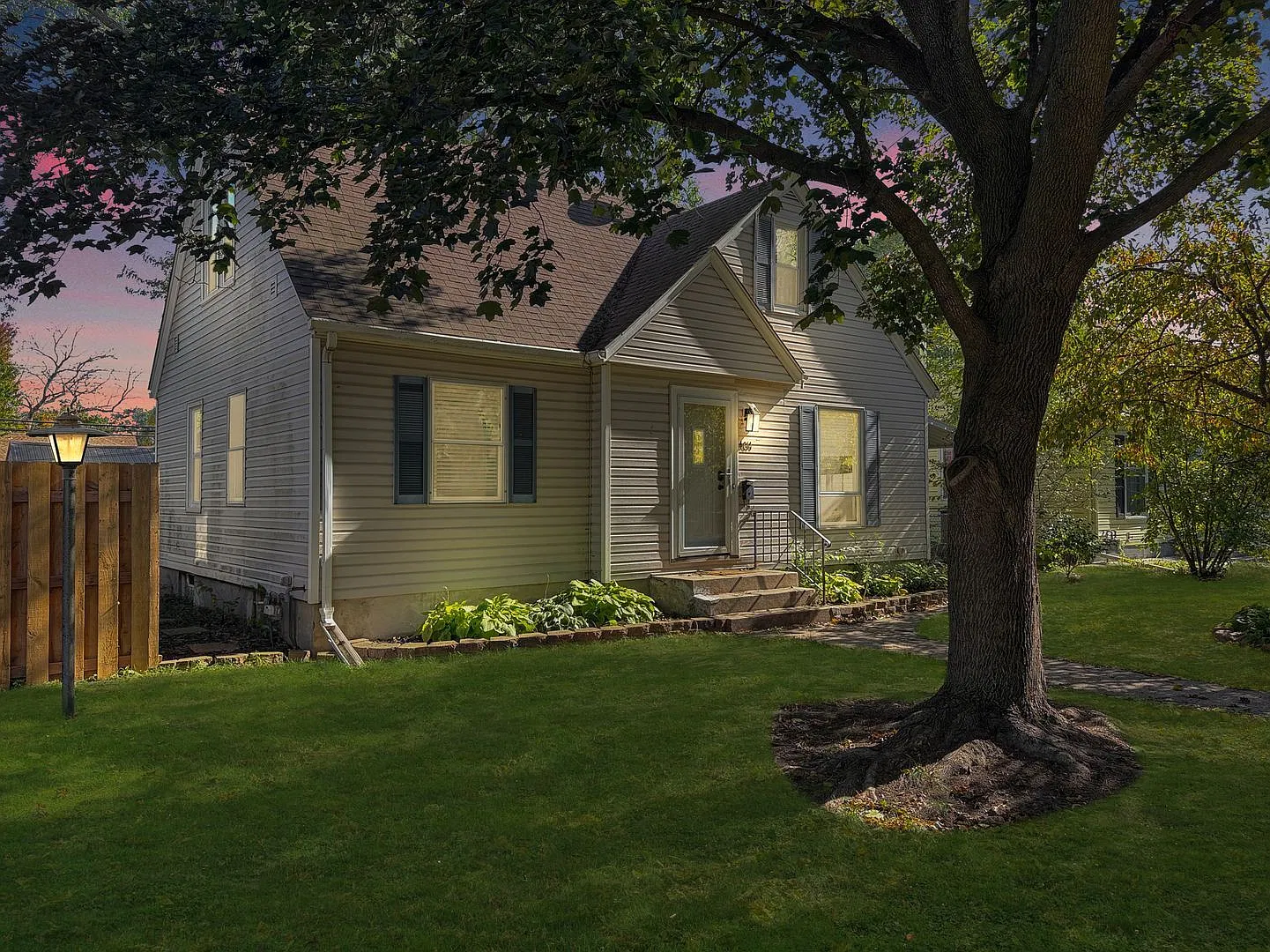 3 bed, 2.0 bath, 1600 sqft, $2,245 — Photo 1