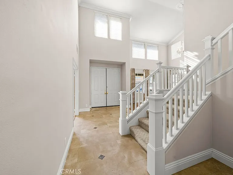 6 Petria — Photo 2