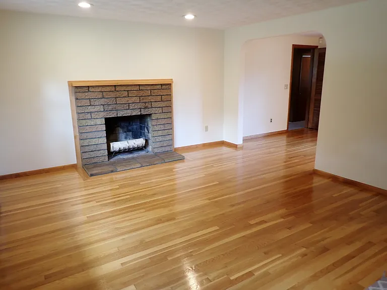 131 Jarvis Cir — Photo 11