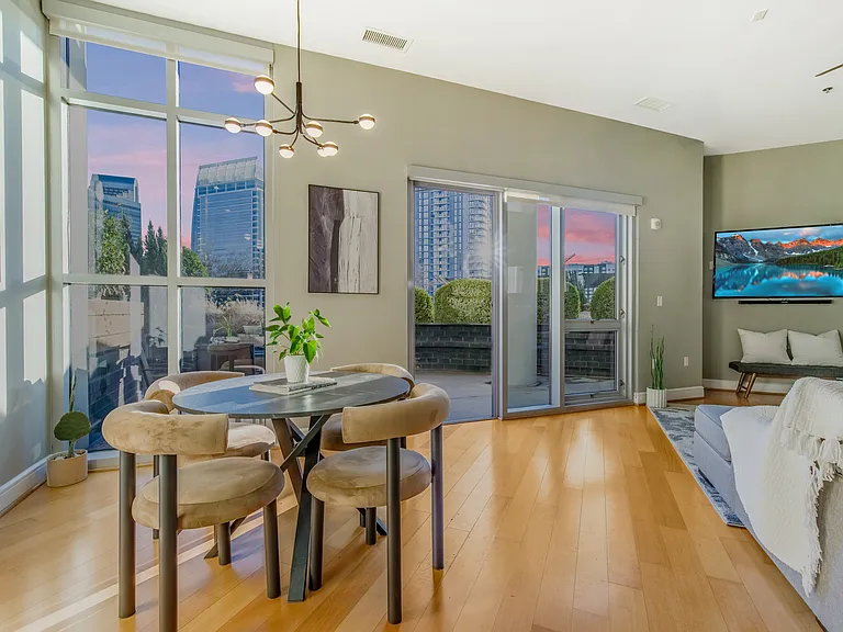 333 W Trade St #708 — Photo 2