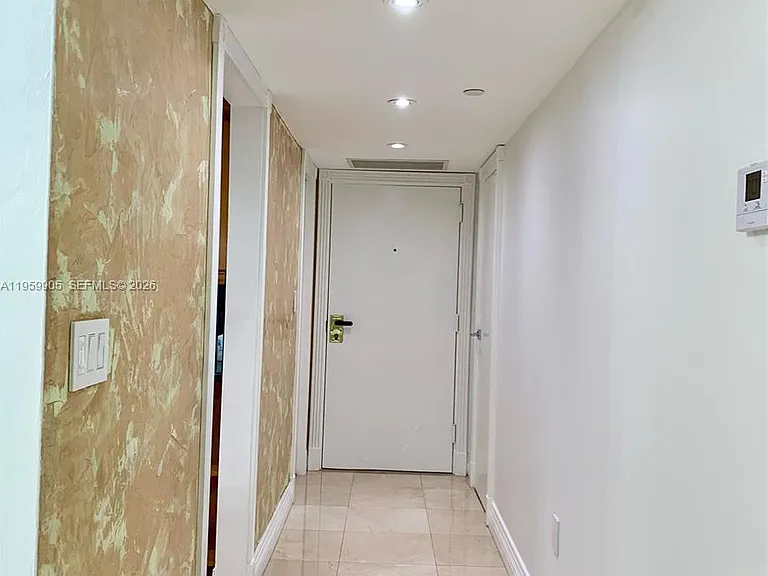 555 NE 15th St #26G — Photo 2