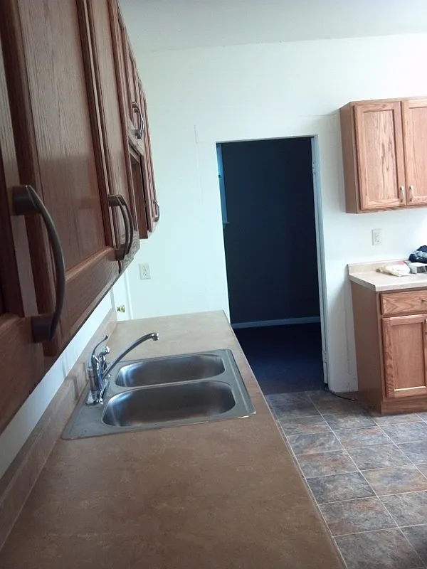 3 bed, 906 sqft, $1,170 — Photo 2