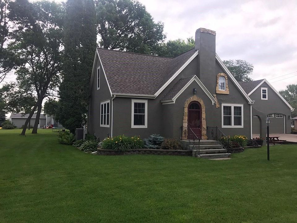 1st image of 706 Dakota St