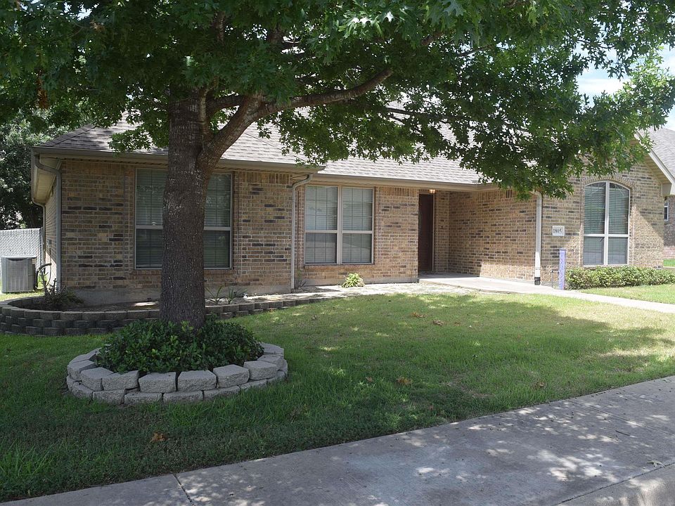 1st image of 1805 Park Pl