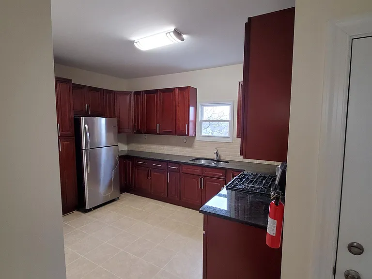 140 Clinton Pl #3 — Photo 2