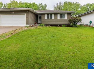2300 W Millstone Rd, Lincoln, NE 68522