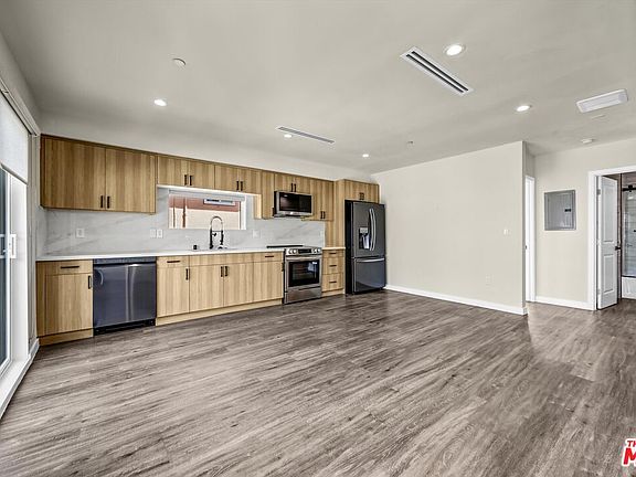 2nd image of 1309 N Sycamore Ave #1/2