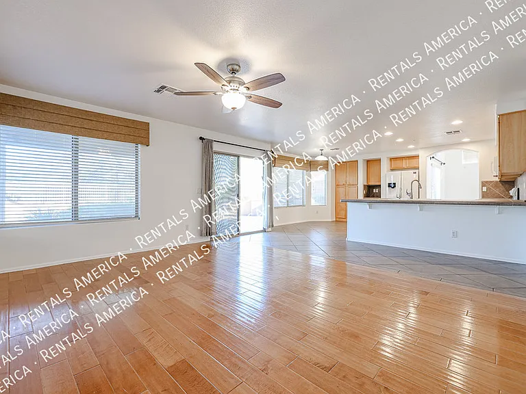 33251 N Symer Dr — Photo 9