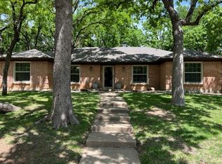 608 Circleview Dr S, Hurst, TX 76054