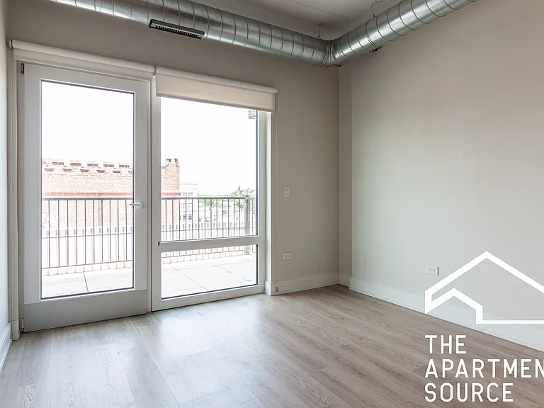 915 W Belmont Ave #2 — Photo 6