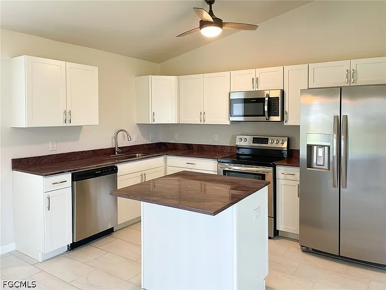 507 NE 7th Ave — Photo 2