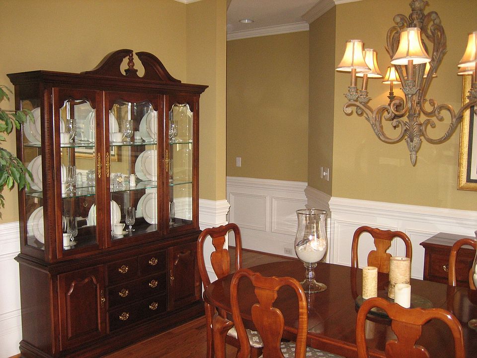 2nd image of 1905 Summit View Pl