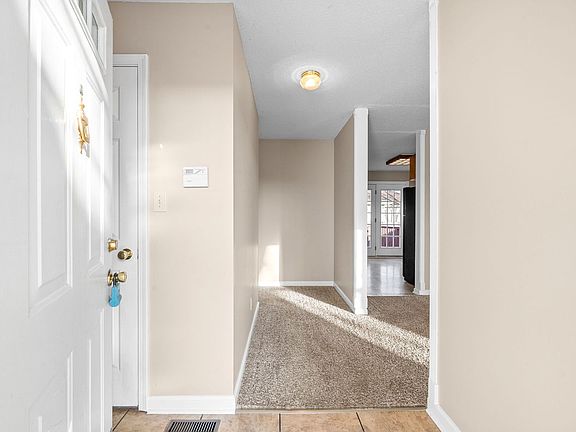 3rd image of 255 Grassmire Dr