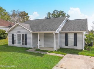 12084 Five Oaks Dr, Gulfport, MS 39503