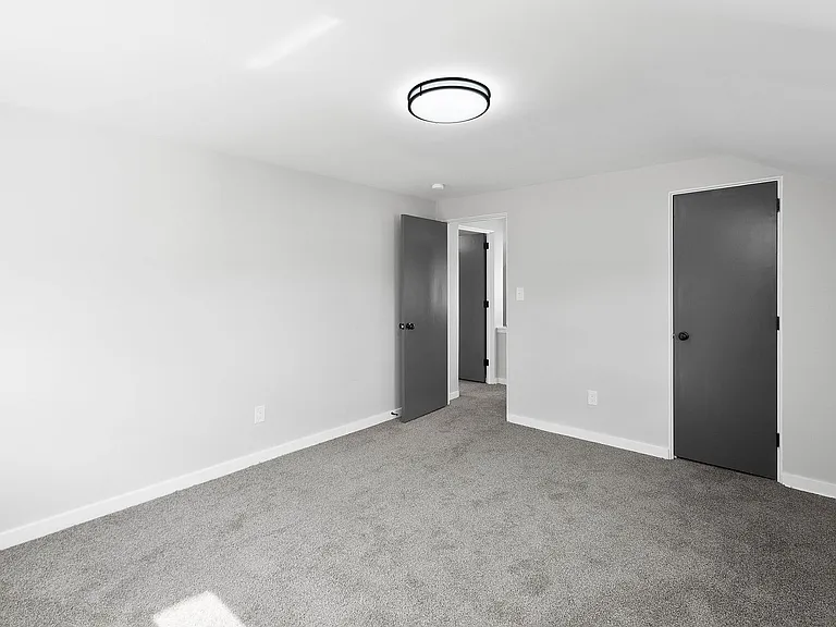 826 Miller Ave — Photo 24