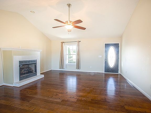 5th image of 101 Stonewood Dr