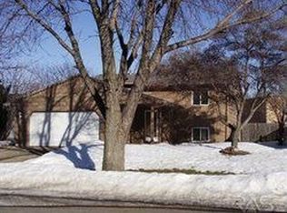3204 S Gibson Ave, Sioux Falls, SD 57106