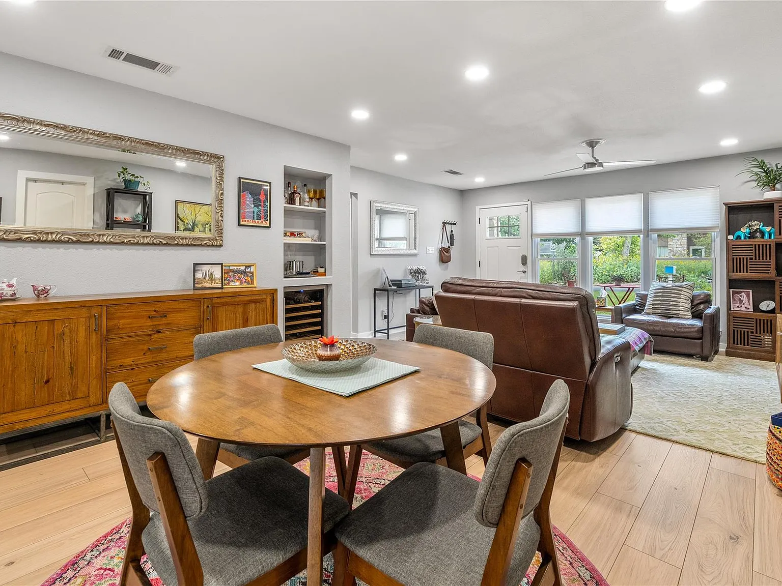 3 bed, 2.0 bath, 1185 sqft, $3,599 — Photo 4