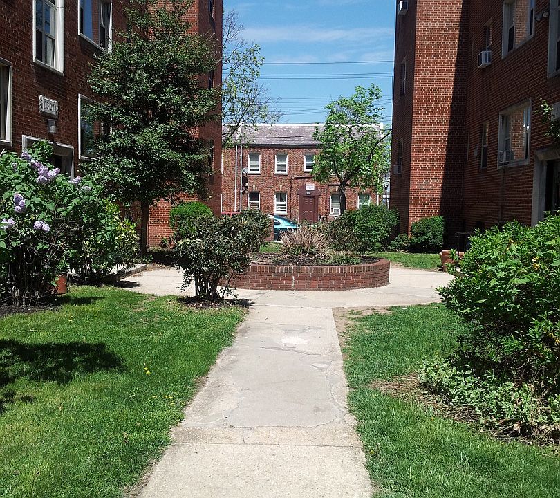 1st image of 1301 U St SE #1305