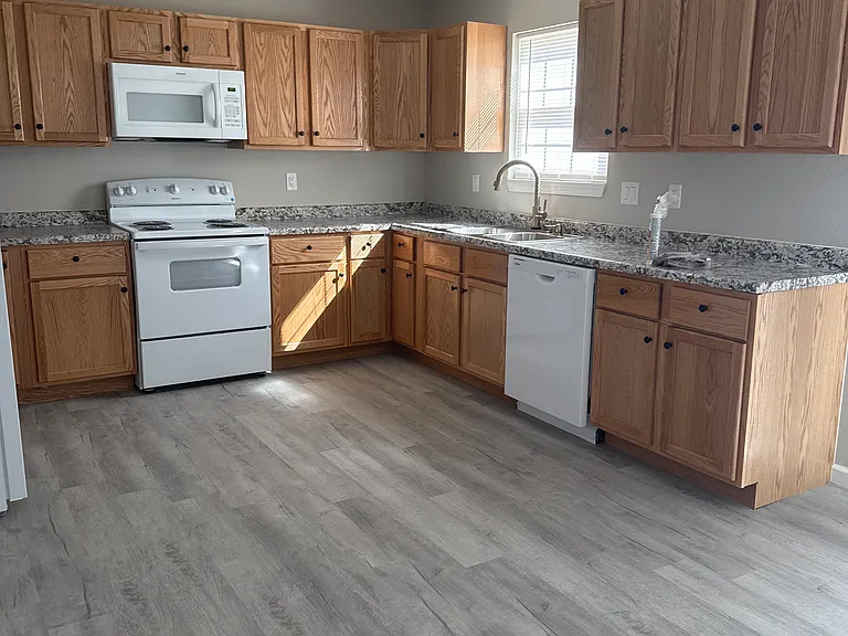 608 Highlandville Rd #C — Photo 3