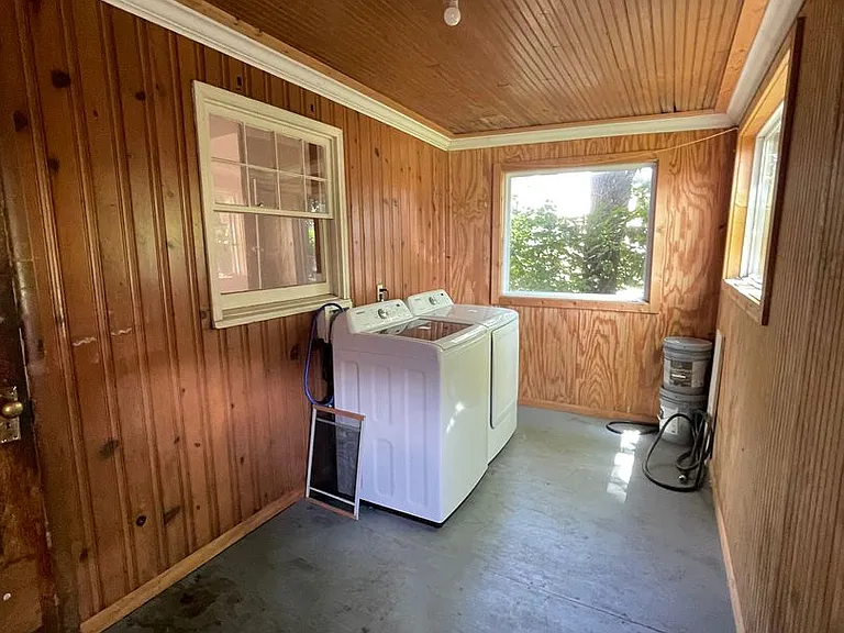 65 E Norwich Ave — Photo 47