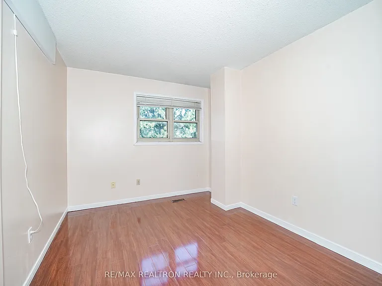 25 Cardwell Ave #24 — Photo 22