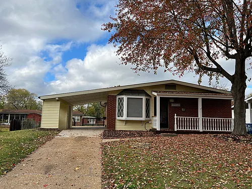 1065 Paddock Dr Photo 1