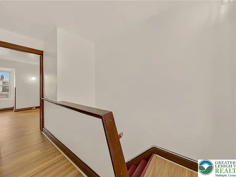 626 N 11th St — Photo 33