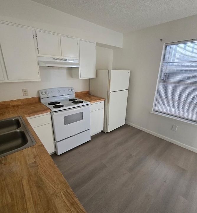 1st image of 1209 Calaveras St #119