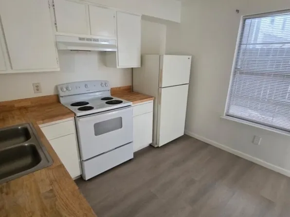 1209 Calaveras St #119, Graham, TX 76450