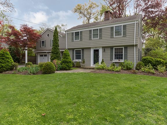 7 Tyler Dr Darien CT 06820 USA-print-005-046-Exterior-3936x2624-300dpi.jpg