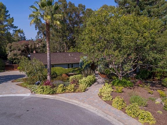 5th image of 14800 Andrew Ct