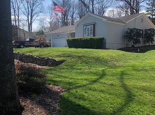 41 Kinlock Rd, Inwood, WV 25428