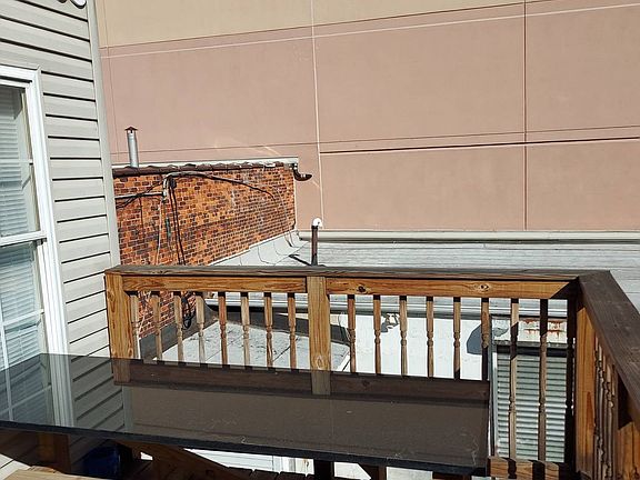 5th image of 227 Port Richmond Ave