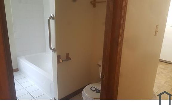 5th image of 6037 S Champlain Ave Floor 3