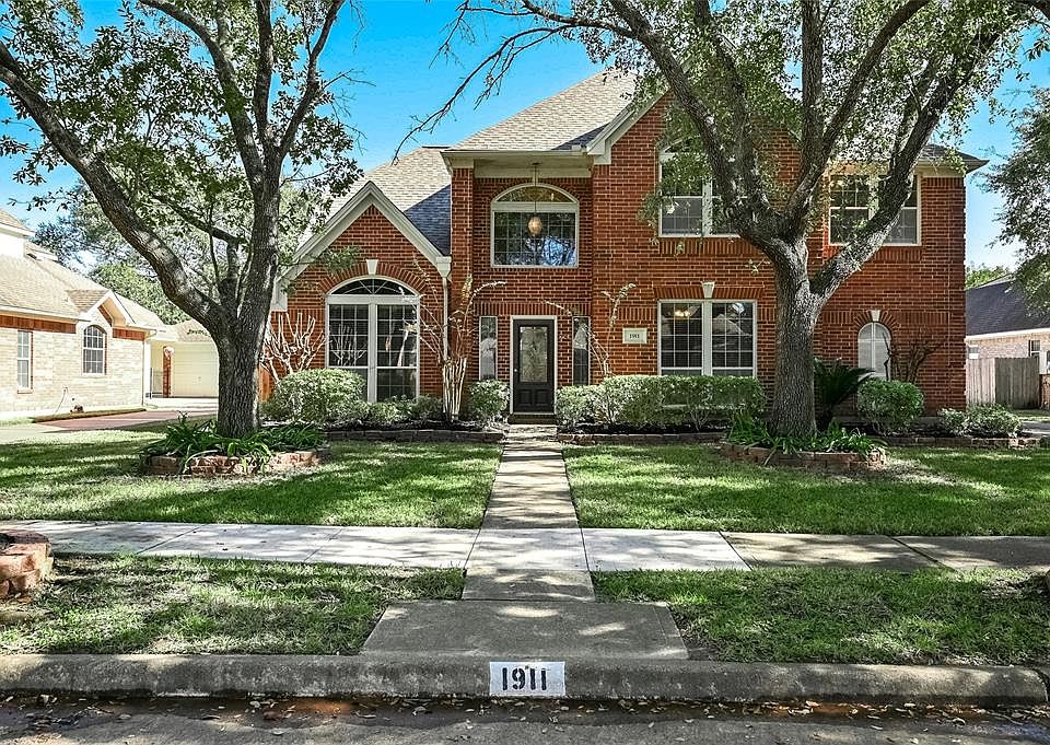1st image of 1911 Hickory Hill Ct