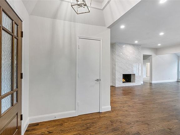 5th image of 7127 Canongate Dr