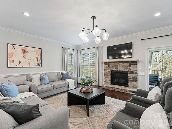 3rd image of 18812 Avery Park Dr