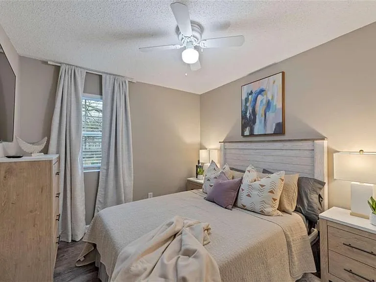 124 Bentley Pkwy — Photo 10