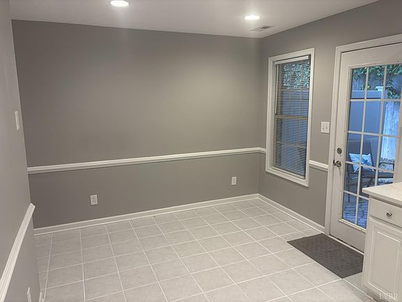 5th image of 2004 Wards Ferry Rd APT 1