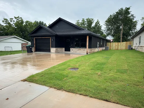 1702 Evans St, Tahlequah, OK 74464