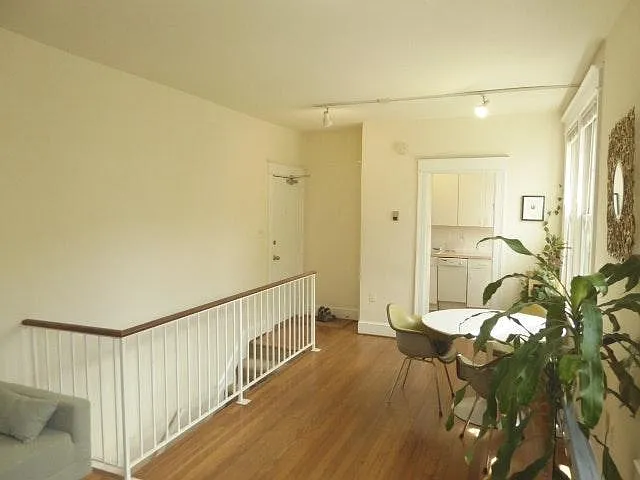 1685 Crescent Pl NW #3 — Photo 5