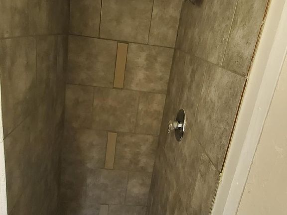 4th image of 1375 S Broadway St #15