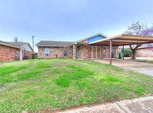 122 Chickasaw Ln, Yukon, OK 73099