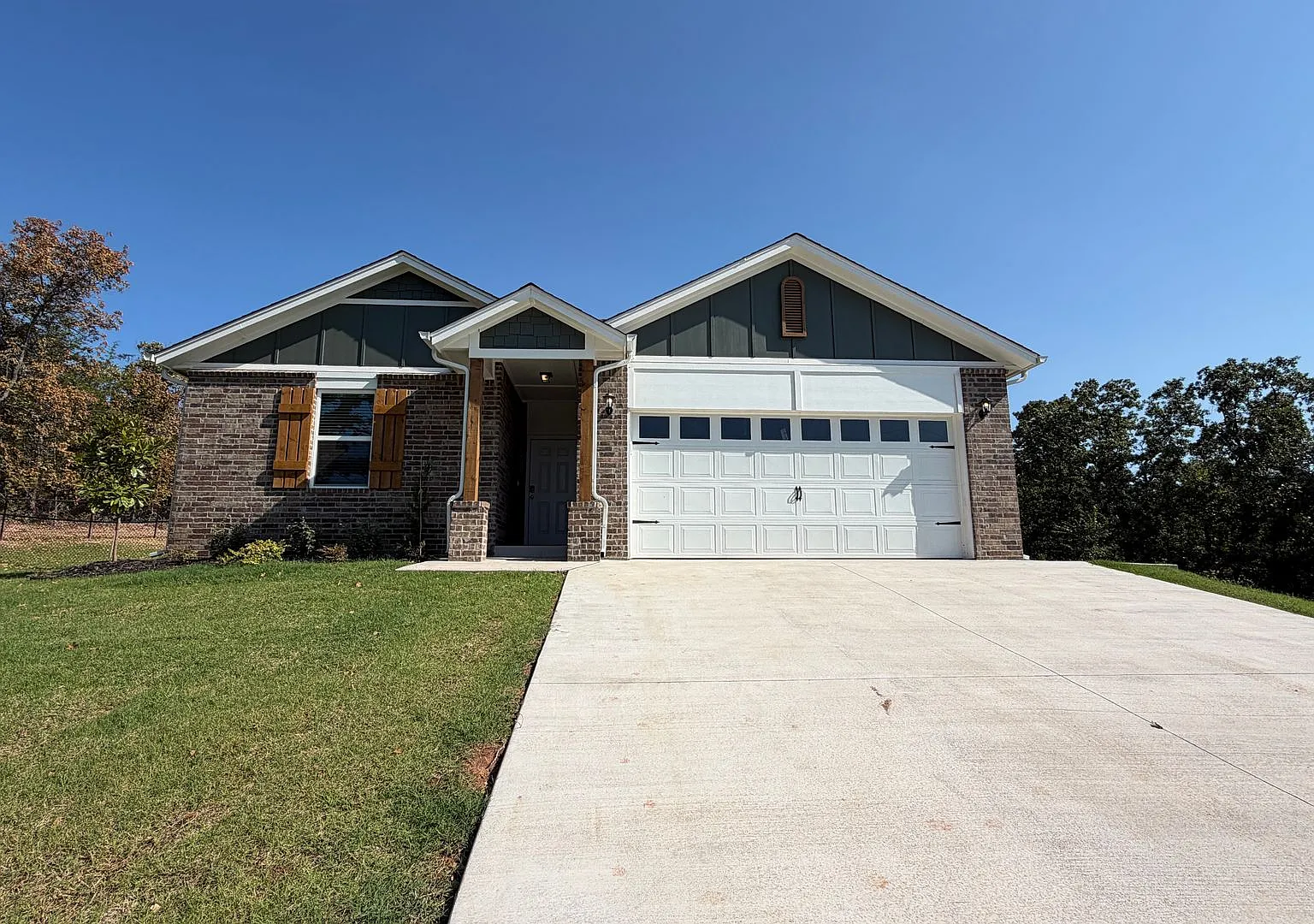 New Construction 4 Bedroom, 2 Bathroom on a 1.57 Acre Lot in the Ridge Creek Addition! — Photo 1