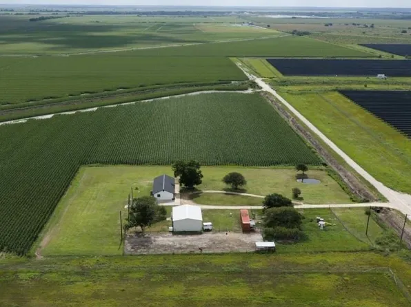 1737 County Road 425, Clemville, TX 77414