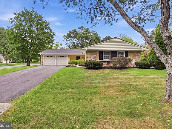 2nd image of 12504 Kavanaugh Ln
